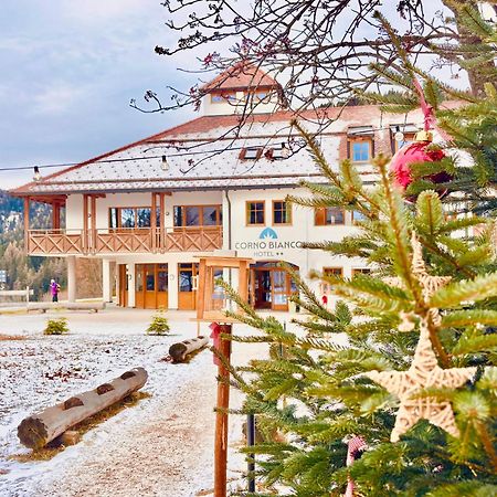 Hotel Corno Bianco Nova Ponente Eksteriør bilde