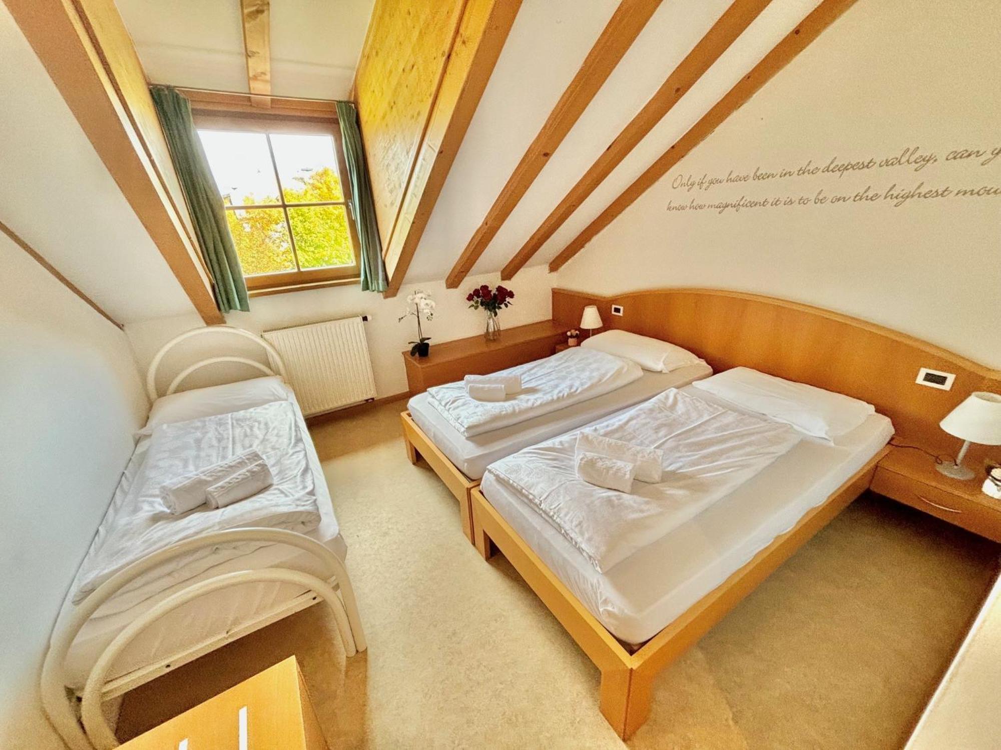 Hotel Corno Bianco Nova Ponente Eksteriør bilde