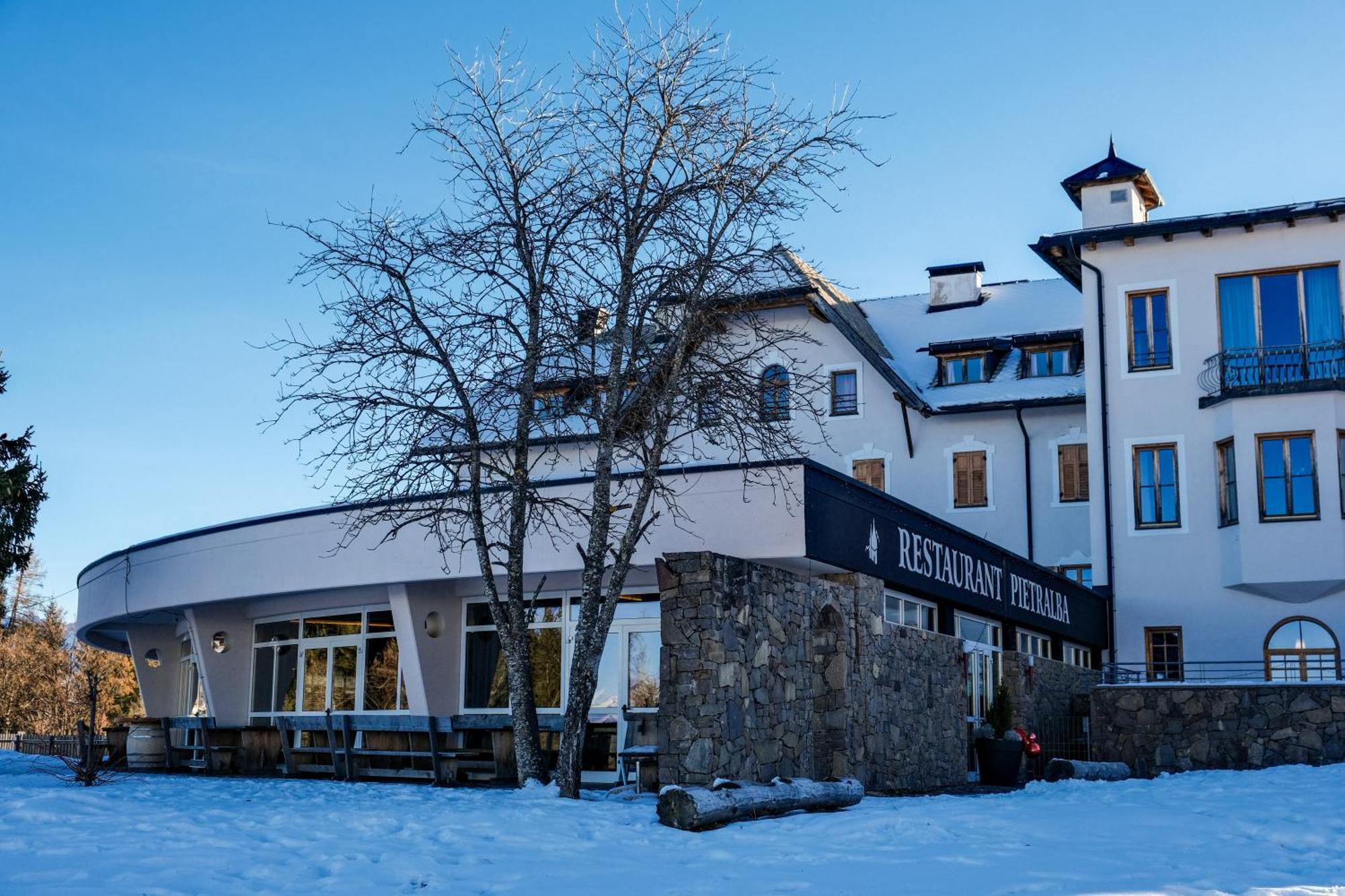Hotel Corno Bianco Nova Ponente Eksteriør bilde